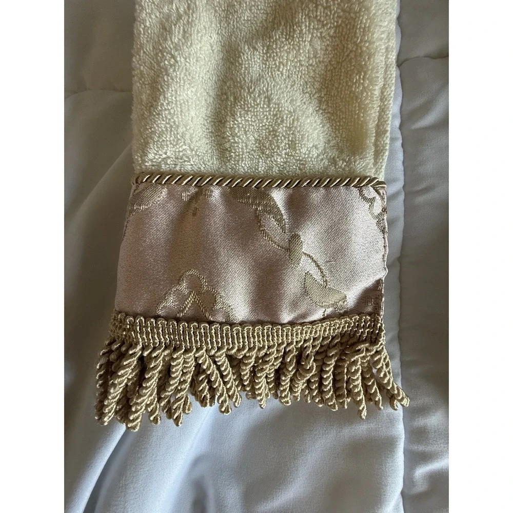 Croscill Home Floral Bath Hand Towels Set Beige Pink Trim Fringe Shabby Chic